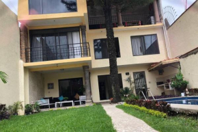HERMOSA CASA CON ALBERCA PROPIA